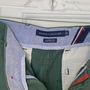 Tommy Hilfiger green dress shorts size 32, classic fit.